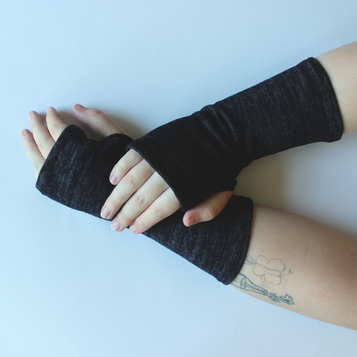 The Men's Fingerless Gloves Dark Navy